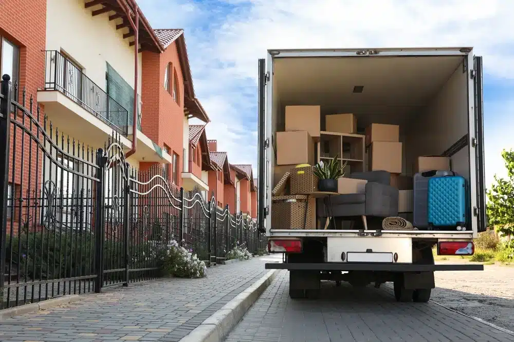 movers in watford - plazaremovals